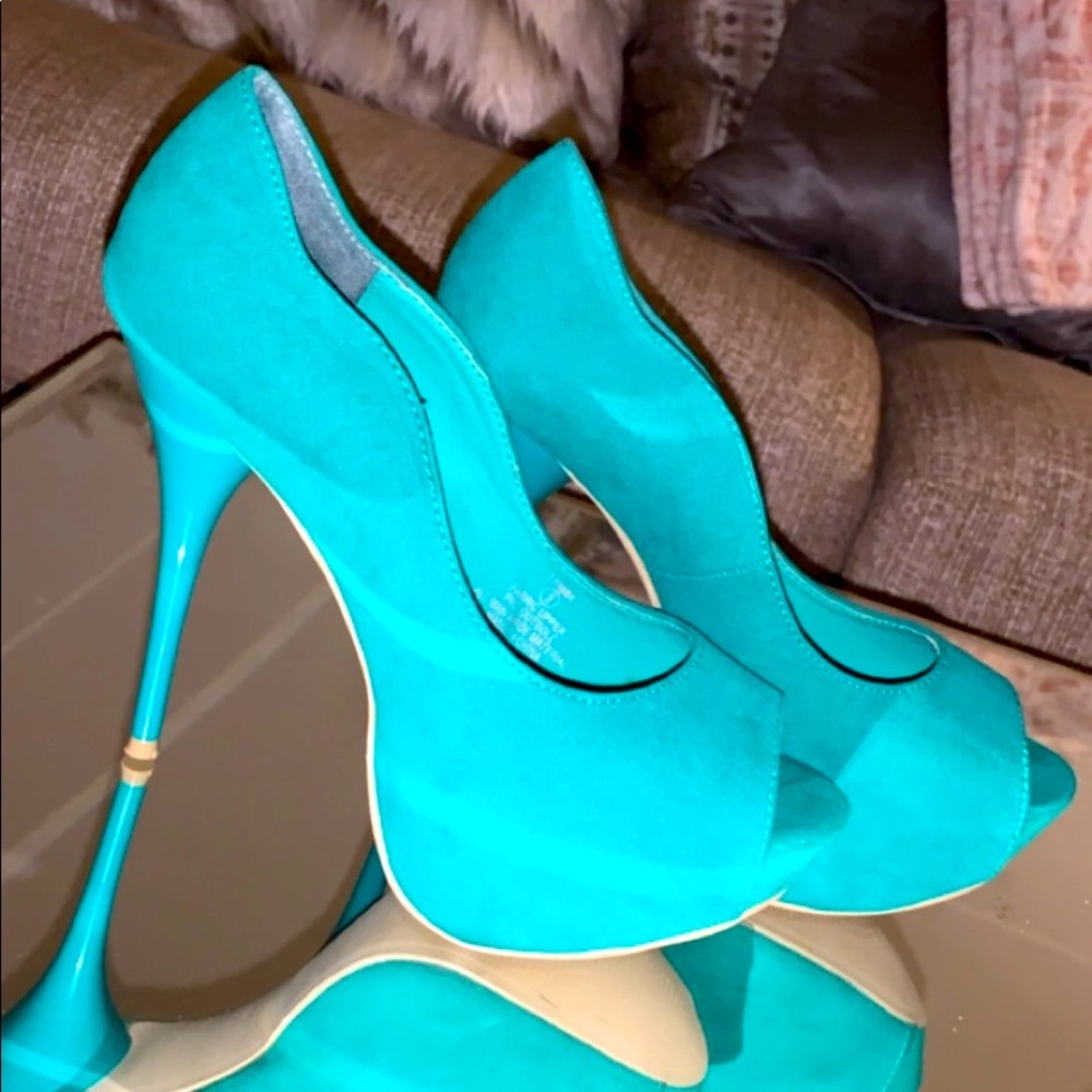 Charles Albert Jade Green Heels Size 9